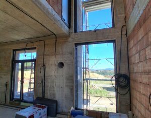 Casa spatioasa, compartimentata eficient, Dambul Rotund