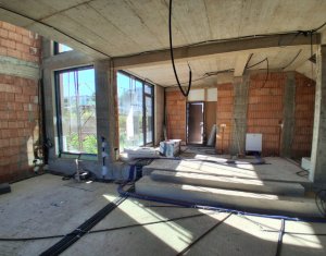 Casa spatioasa, compartimentata eficient, Dambul Rotund