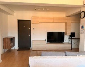 Apartment 3 rooms for sale in Floresti
