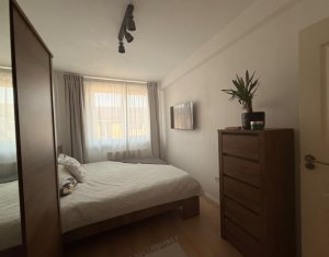 Apartment 3 rooms for sale in Floresti