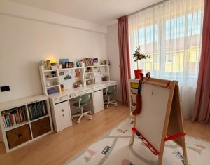 Apartment 3 rooms for sale in Floresti