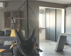Apartment 3 rooms for sale in Floresti