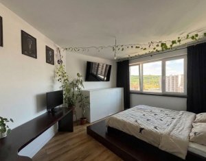 Apartment 3 rooms for sale in Floresti