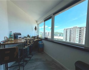 Apartment 3 rooms for sale in Floresti