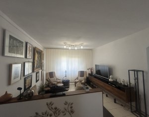 Apartament spatios cu 3 dormitoare+living zona Plopilor, aproape de BT Arena