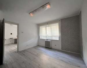 Spatiu parter 54mp 2 incaperi, birouri sau locuinta, zona spitalul Stanca 