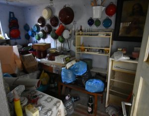 Casa cu teren mare in Manastireni zona centrala