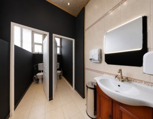 Spatiu comercial amenajat beauty center, piata Timotei Cipariu