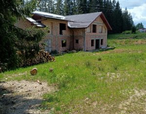 Teren intravilan generos în Râșca – 4.851 mp