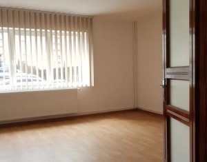 Inchiriere spatiu birou/firma la casa, curte 12 parcari, calea Turzii