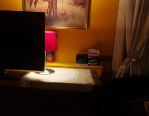 Apartament 54mp, etaj 1, centru, parcare in curte ,zona Primariei