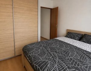 Apartament cu  2 camere, decomandat in zona Plopilor+parcare 