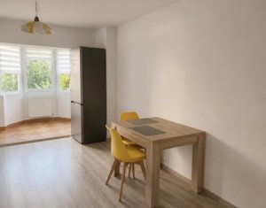 Apartament cu  2 camere, decomandat in zona Plopilor+parcare 