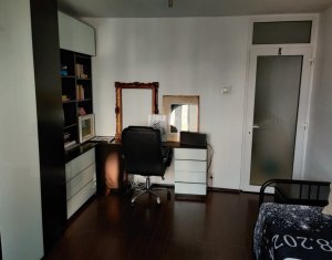 Appartement 4 chambres à louer dans Cluj-napoca, zone Plopilor