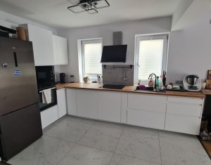 Maison 4 chambres à vendre dans Cluj-napoca, zone Manastur