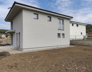Maison 4 chambres à vendre dans Baciu