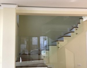Appartement 4 chambres à vendre dans Cluj-napoca, zone Manastur