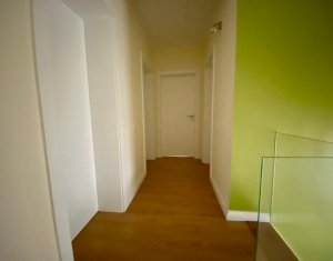 Appartement 4 chambres à vendre dans Cluj-napoca, zone Manastur