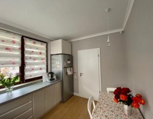 Appartement 4 chambres à vendre dans Cluj-napoca, zone Manastur