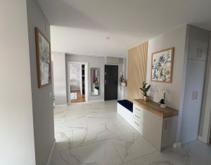 Appartement 4 chambres à vendre dans Cluj-napoca, zone Manastur