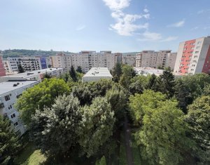 Appartement 4 chambres à vendre dans Cluj-napoca, zone Manastur