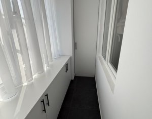 Appartement 4 chambres à vendre dans Cluj-napoca, zone Manastur