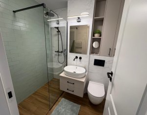 Appartement 4 chambres à vendre dans Cluj-napoca, zone Manastur