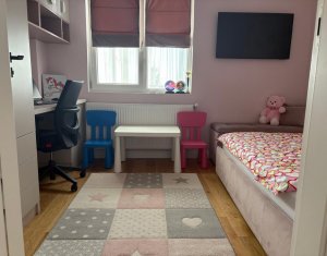 Appartement 4 chambres à vendre dans Cluj-napoca, zone Manastur