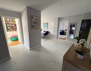 Appartement 4 chambres à vendre dans Cluj-napoca, zone Manastur