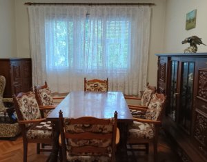 De vanzare un  apartament cu 3 camere confort LUX