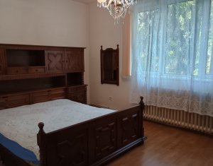 De vanzare un  apartament cu 3 camere confort LUX
