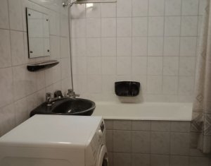 De vanzare un  apartament cu 3 camere confort LUX