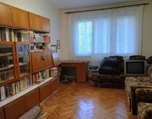 De vanzare un  apartament cu 3 camere confort LUX