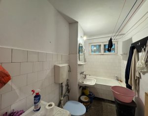 Appartement 4 chambres à vendre dans Cluj-napoca, zone Manastur