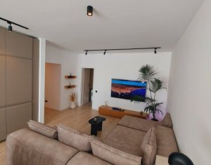 Apartament exclusivist 3 camere, 2 bai, balcon, parcare, semicentral