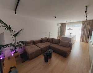 Apartament exclusivist 3 camere, 2 bai, balcon, parcare, semicentral