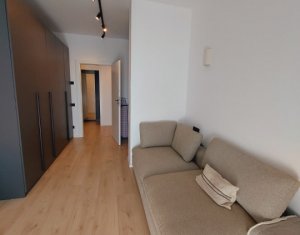 Apartament exclusivist 3 camere, 2 bai, balcon, parcare, semicentral