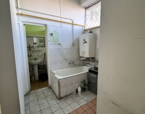 Spatiu comercial parter, piata Zorilor, vad intens 