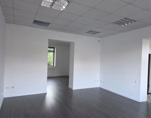 Spatiu de servicii sau birou, casa 4 incaperi 2 bai 130mp 1 parcare