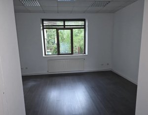 Spatiu de servicii sau birou, casa 4 incaperi 2 bai 130mp 1 parcare
