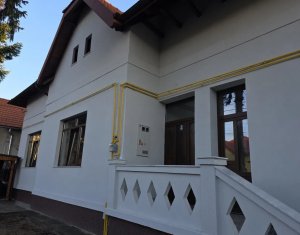 Spatiu de servicii sau birou, casa 4 incaperi 2 bai 130mp 1 parcare